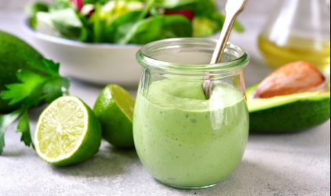 Рецепта на деня: Свежа разядка с авокадо и кисело мляко - 1