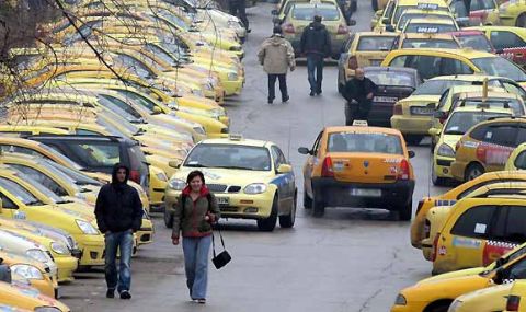 Таксиметровите превозвачи излизат на общонационален протест - 1