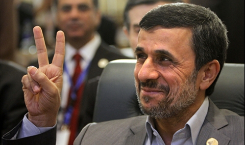 Ахмадинеджад пак точи зъби към президентския пост в Иран - 1