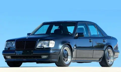 Този стар Mercedes-Benz W124 се продава за 550 000 лева - 1