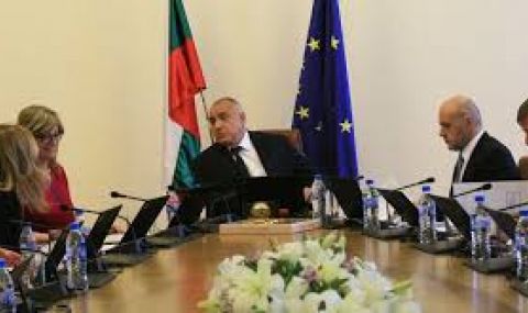 Правителството одобрява електронните направления и рецепти - 1