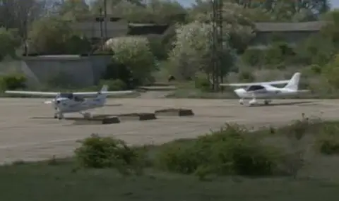 В чест на въздушния Шенген: 40 малки самолета кацнаха днес на летището в Балчик - 1