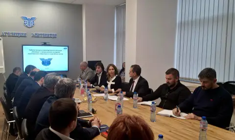 Агенция "Митници" събра браншовите организации  от сектор " Горива", за да обсъдят елиминиране на корупцията - 1
