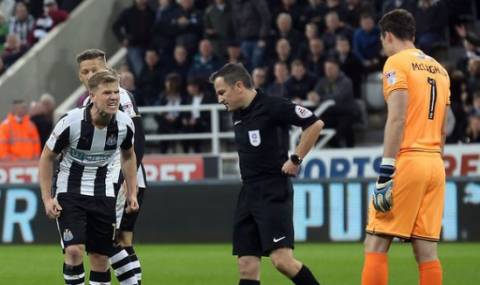 Преиграват мач заради гаф на съдията (ВИДЕО) - 1