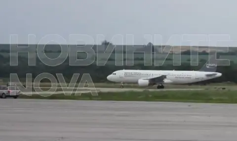 Самолет с румънски туристи кацна аварийно в Горна Оряховица - 1
