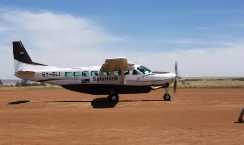 Два самолета се сблъскаха в Кения - 1