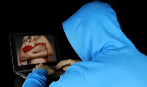 Нов вирус снима десетки хиляди хора гледащи порно  - 1