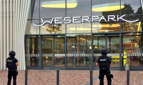 Арестуваха мъжа, причинил евакуацията на мол в Бремен - 1