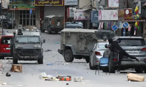 Ал Джазира: Израел удари девическо училище в ивицата Газа, загинаха най-малко 15 бежанци - 1