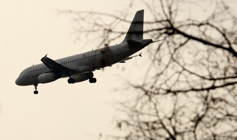 Самолетът от Виена, който не можа да кацне в София и се приземи в Румъния е бил на косъм от катастрофа - 1