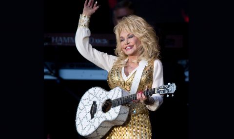 Включиха против волята ѝ Доли Партън в залата на славата на рокендрола - 1