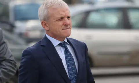 Гриша Ганчев проучва ситуацията в Ботев Пловдив - 1