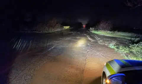 Скъсана дига на река Телки дере наводни пазарджишкото село Гелеменово ВИДЕО