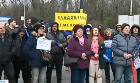 Лозен на протест срещу ферма за лаври - 1