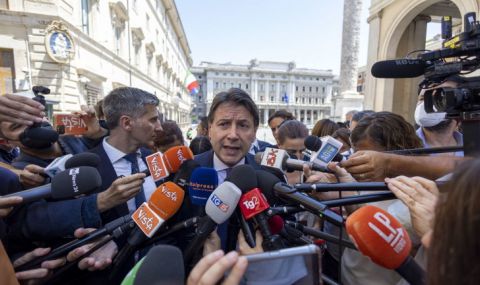 Правителството на Италия може да падне - 1