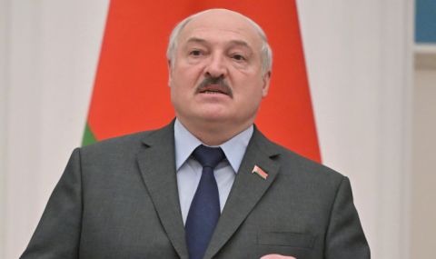 Александър Лукашенко излетя за Русия - 1