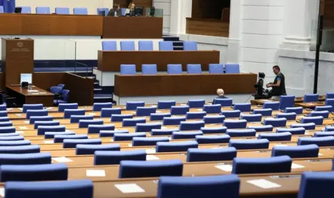 Протести срещу бюджета и в защита на българите в РСМ огласят днешното заседание на парламента - 1