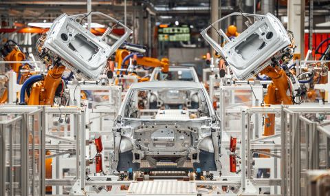 VW намалява производството в главния си завод - 1