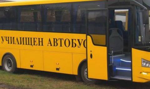 Училищен автобус катастрофира в Русенско - 1