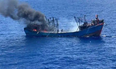 Bulgarian ship rescues 34 fishermen from burning vessel in Indian Ocean  - 1