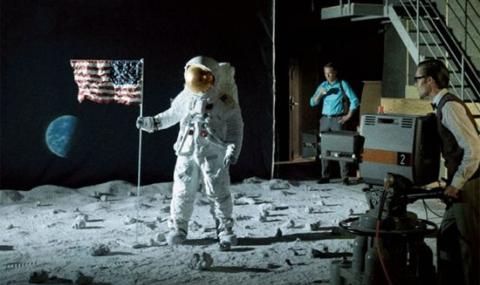 ВИДЕО доказа, че кацането на Луната е заснето в студио - 1