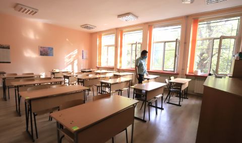 Допълнителни 10 дни отпуск за преподаватели ще се ползват веднага след прекаран COVID-19 - 1