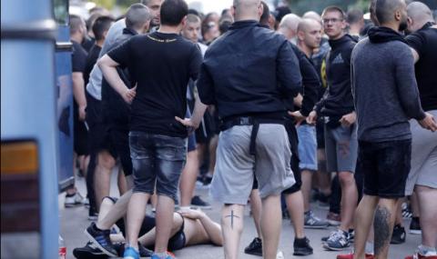 Грозни сцени в София: Бой между полиция и фенове на Ботев Пд - 1
