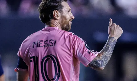 Лео Меси отпразнува рождения си ден с торта със смърф - СНИМКИ - 1