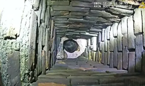 Police fugitive gets stuck in chimney, descending like Santa Claus VIDEO  - 1