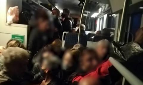 Пандемия в БДЖ: Претъпкани вагони и хора без маски (ВИДЕО) - 1