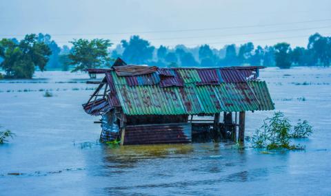 Наводнения във Виетнам взеха 12 жертви - 1