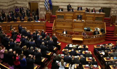 В гръцкия парламент: Председателят на "Гръцко решение" скъса Споразумението от Преспа - 1