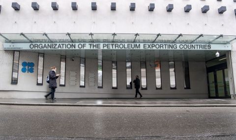 Тежки преговори! ОПЕК+ ще запази нивата на петролен добив на предстоящата си среща - 1