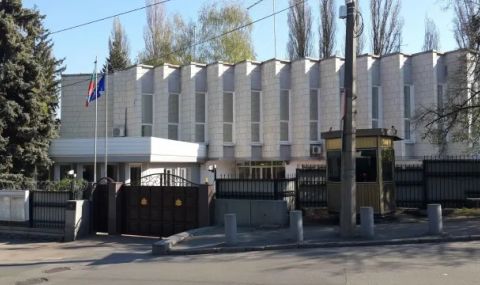 Посолството на България в Киев възстанови работата си - 1