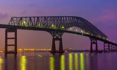 Мост в Балтимор с дължина 2,5 км се срути след удар от кораб (ВИДЕО) - 1