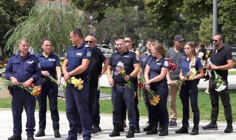 България се прости със загиналите полицаи в Бургас (ОБЗОР) - 1