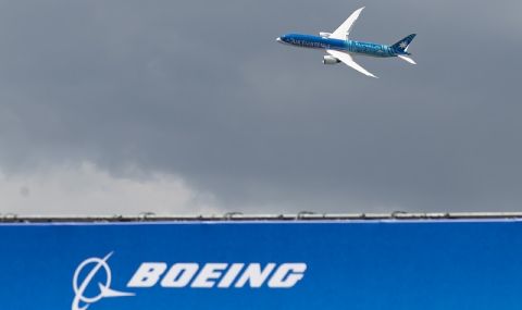 Нови проблеми за "Боинг"! Самолетостроителят забавя доставките на нови лайнери поради дефект  - 1