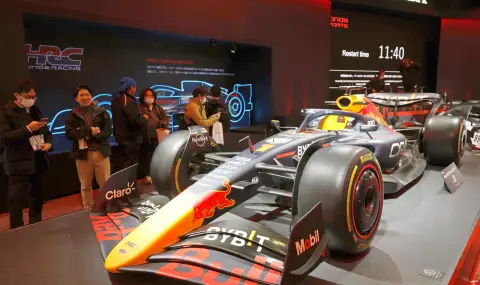 Red Bull продава 10 копия на последната шампионска кола на Верстапен - 1