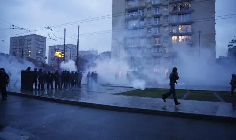 From peaceful marches to clashes: France reports almost 1,000 arrests after protests - 1