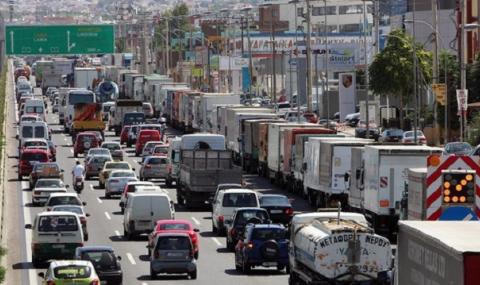 Интензивен трафик в Гърция заради празника на Богородица - 1