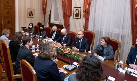 Радев: За да се справя ефективно с кризите, Европа се нуждае от стратегическа визия  - 1