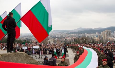 Един български парадокс: живеем все по-добре, а сме все по-нещастни - 1