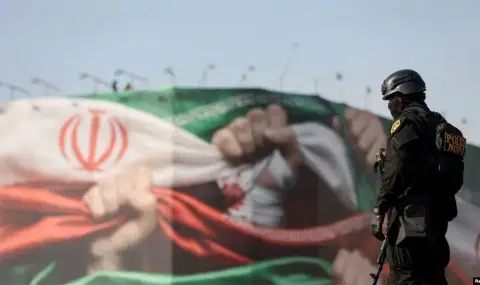 Iran threatens 'seismic response' to US sanctions - 1