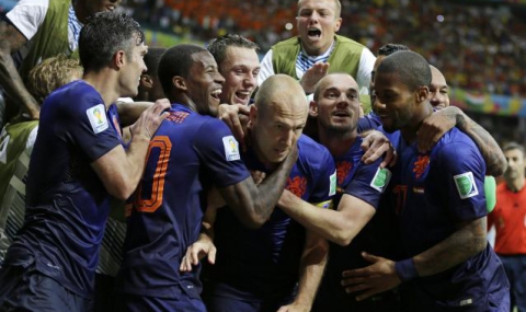 Холандия играе потресаващ футбол - 1