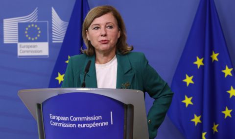 Вера Йоурова пристига в България - 1