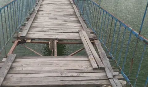 Въженият мост над река Арда изисква основен ремонт, който няма да се случи бързо и лесно, каза кметът на Кърджали - 1