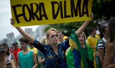 Хиляди бразилци излязоха на протест срещу Дилма Русеф - 1