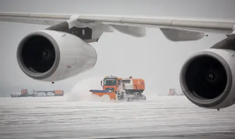 Летище Берлин-Бранденбург остава затворено заради опасен „черен лед“ - 1