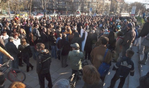 Варна: Блокираха кръстовище пред общината - 1