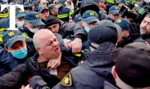 Clashes between protesting opposition supporters and the police in Tbilisi  - 1